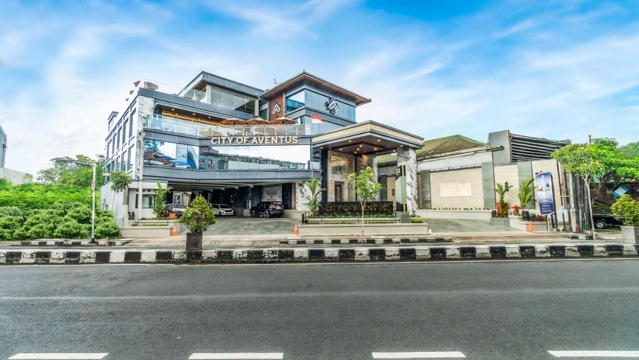 Pop! Hotel Teuku Umar Денпасар Екстериор снимка