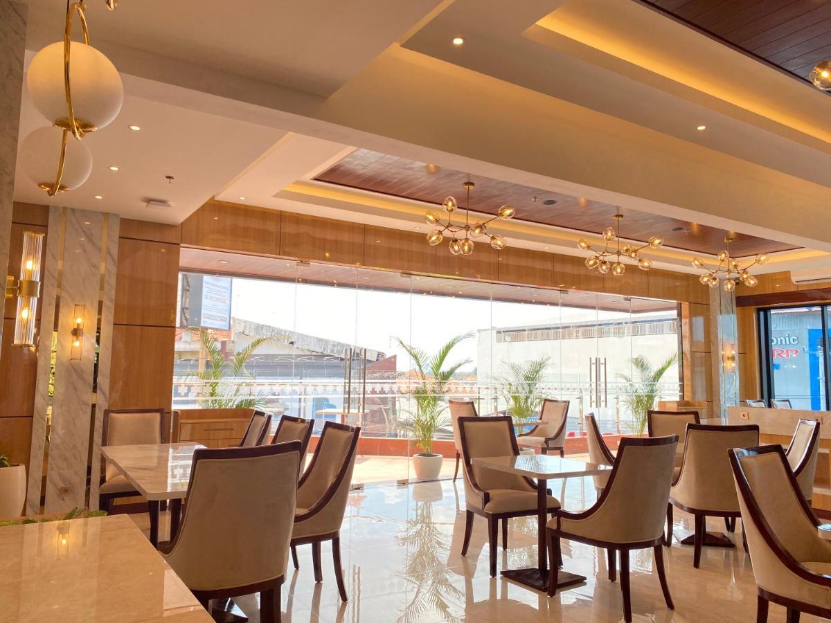 Pop! Hotel Teuku Umar Денпасар Екстериор снимка